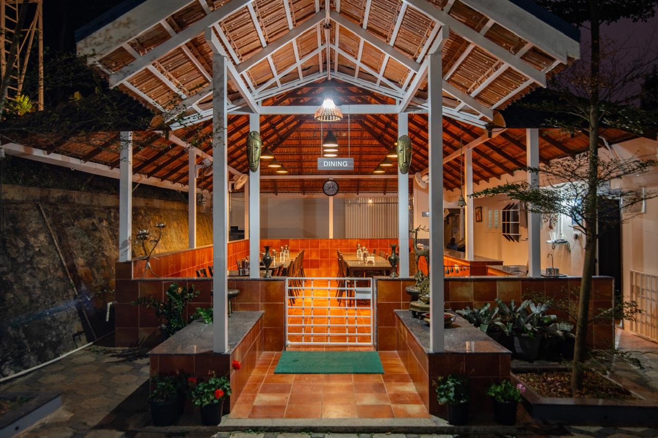 Garden Dining